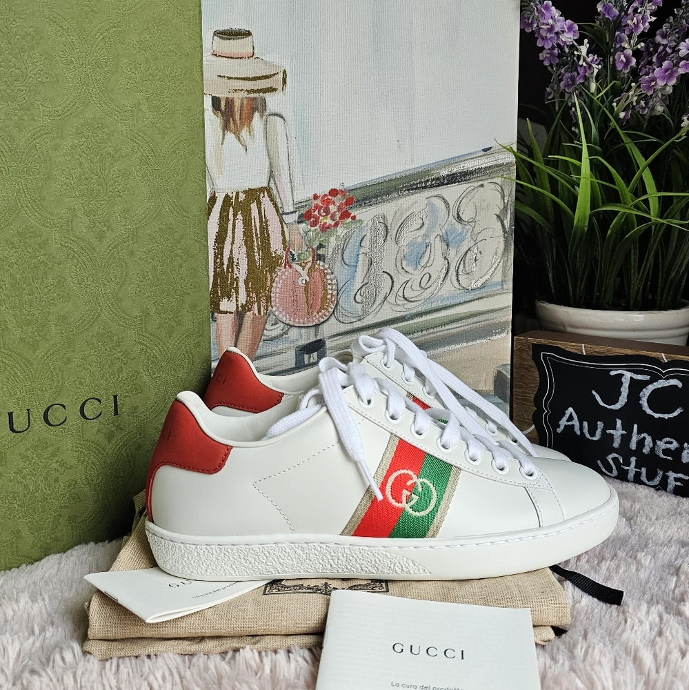Gucci Ace Interlocking GG White Leather Women's Sneakers in size 5